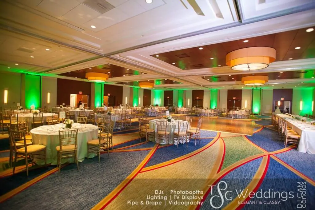 Wedding celebration and lighting at Marriott Longwharf, gallery photo 3