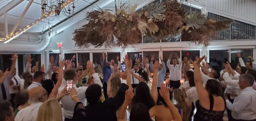 Wedding celebration and lighting at Essex Resort & Spa, gallery photo 4