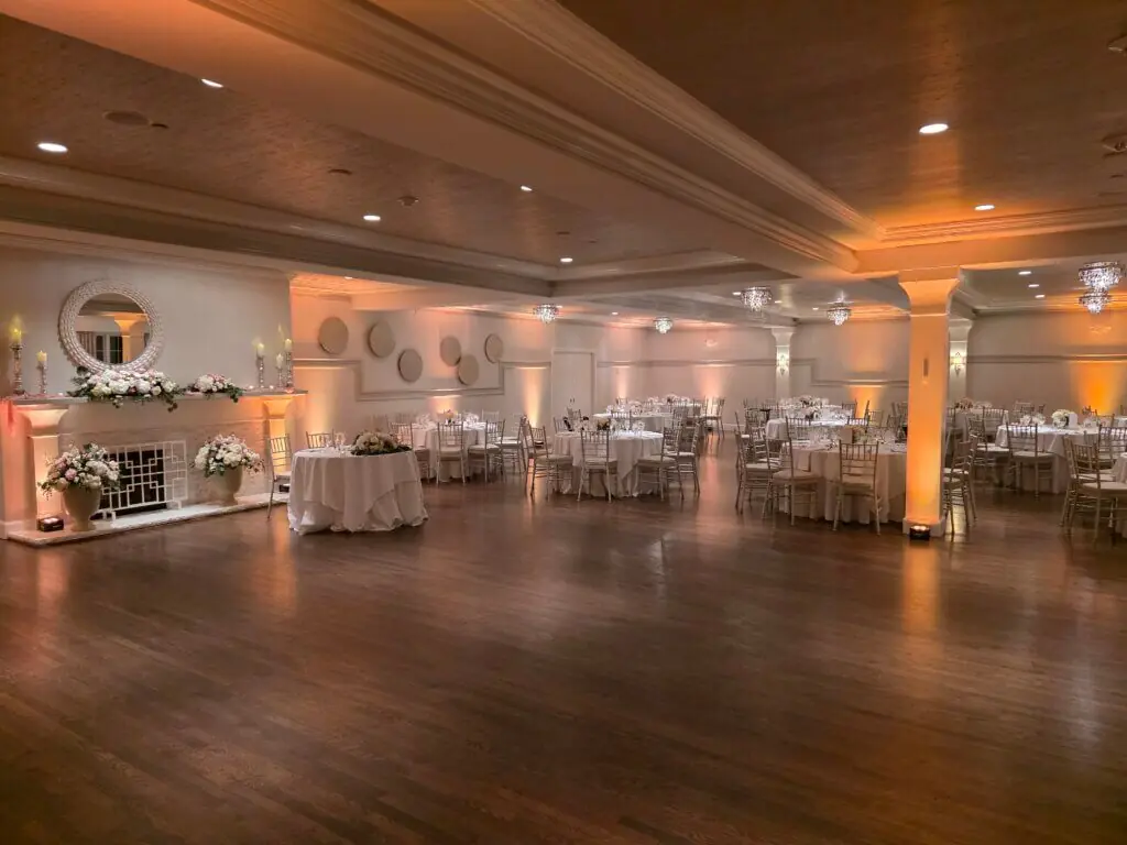 Wedding celebration and lighting at Saphire Estate, gallery photo 6