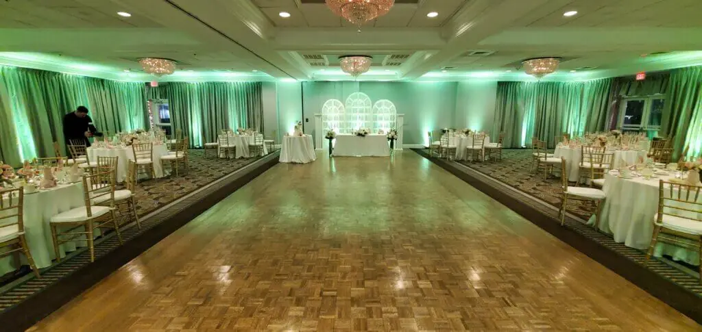 Wedding celebration and lighting at Salem Waterfront Hotel, gallery photo 5