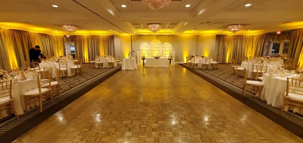 Wedding celebration and lighting at Salem Waterfront Hotel, gallery photo 3