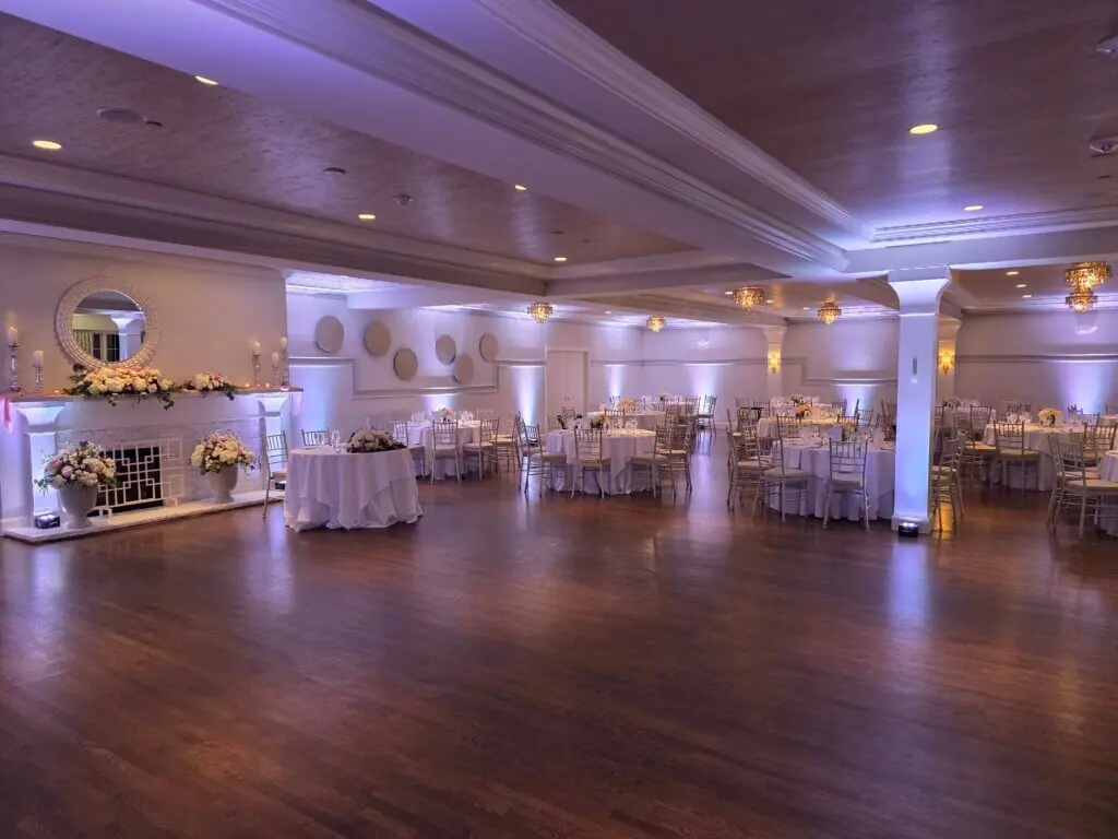Wedding lighting at Saphire Estate