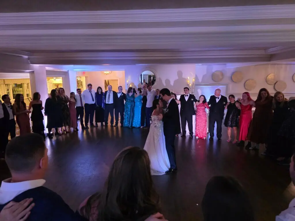 Wedding celebration and lighting at Saphire Estate, gallery photo 10