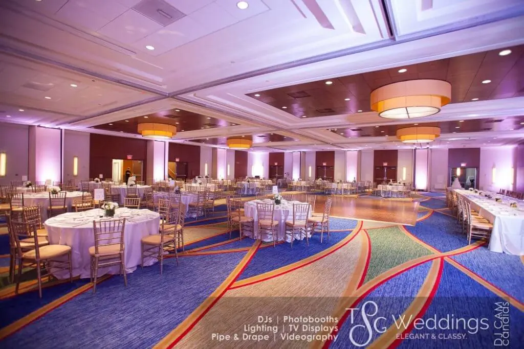 Wedding celebration and lighting at Marriott Longwharf, gallery photo 1