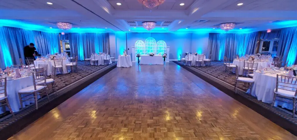 Wedding celebration and lighting at Salem Waterfront Hotel, gallery photo 7